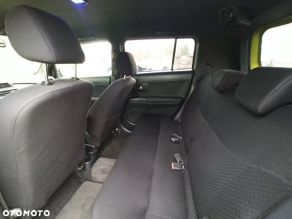 Daihatsu Materia - 8