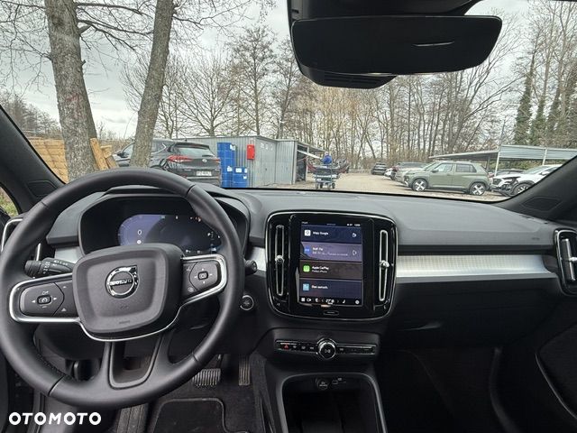 Volvo XC 40 B3 Plus Dark - 24