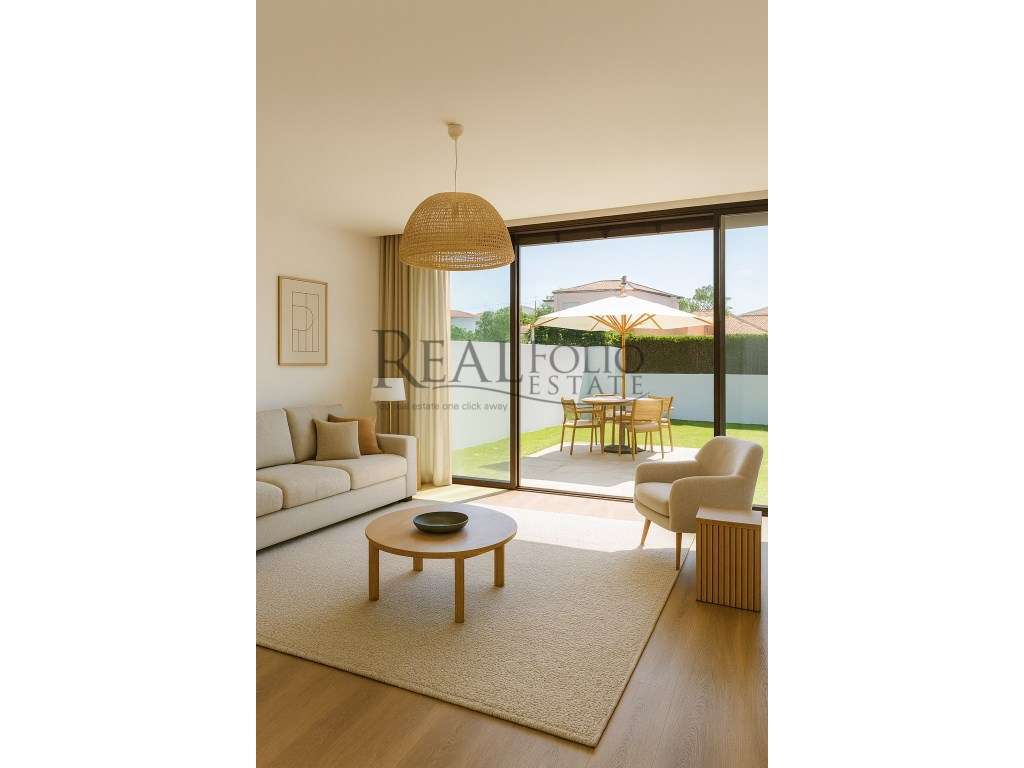 Moradia T3 com jardim e garagem em Bicesse - Grande imagem: 3/36