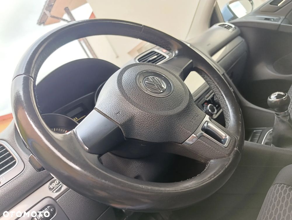 Volkswagen Golf - 17