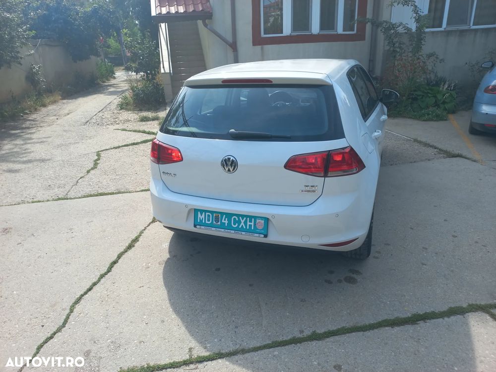 Volkswagen Golf - 6