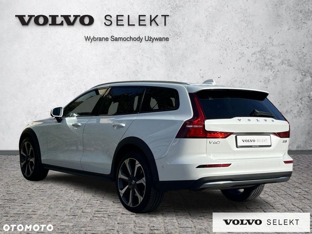 Volvo V60 Cross Country - 4