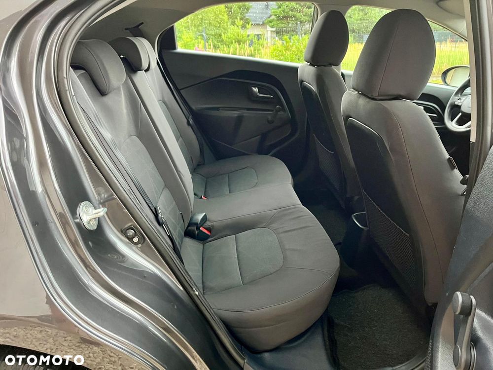 Kia Rio 1.2 Attract - 17