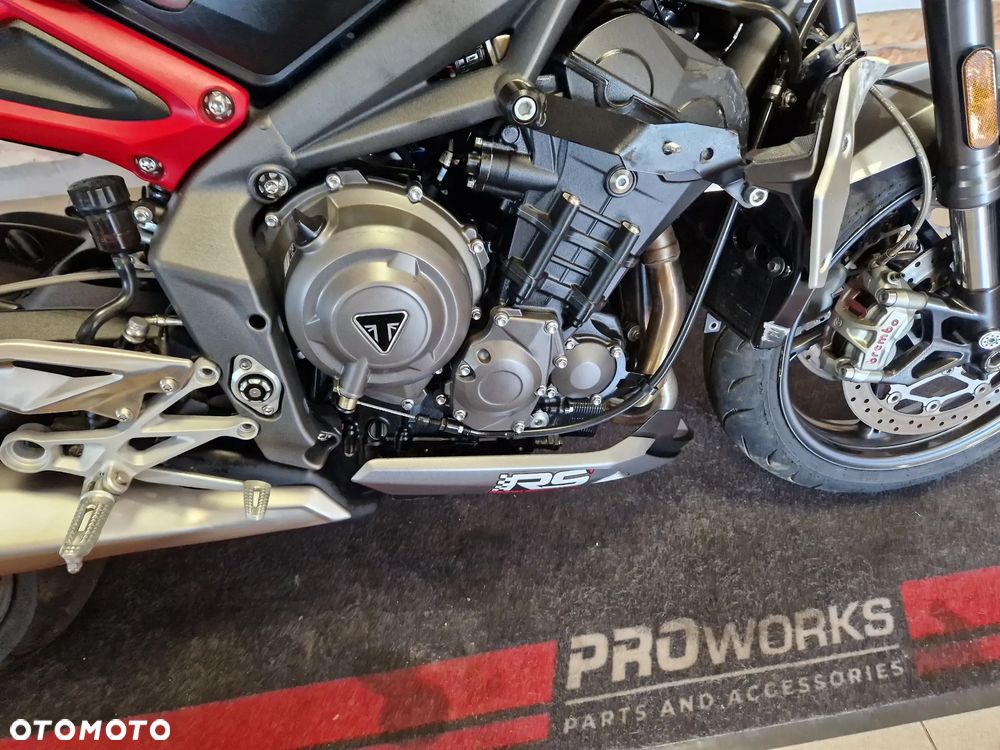 Triumph Street Triple - 28