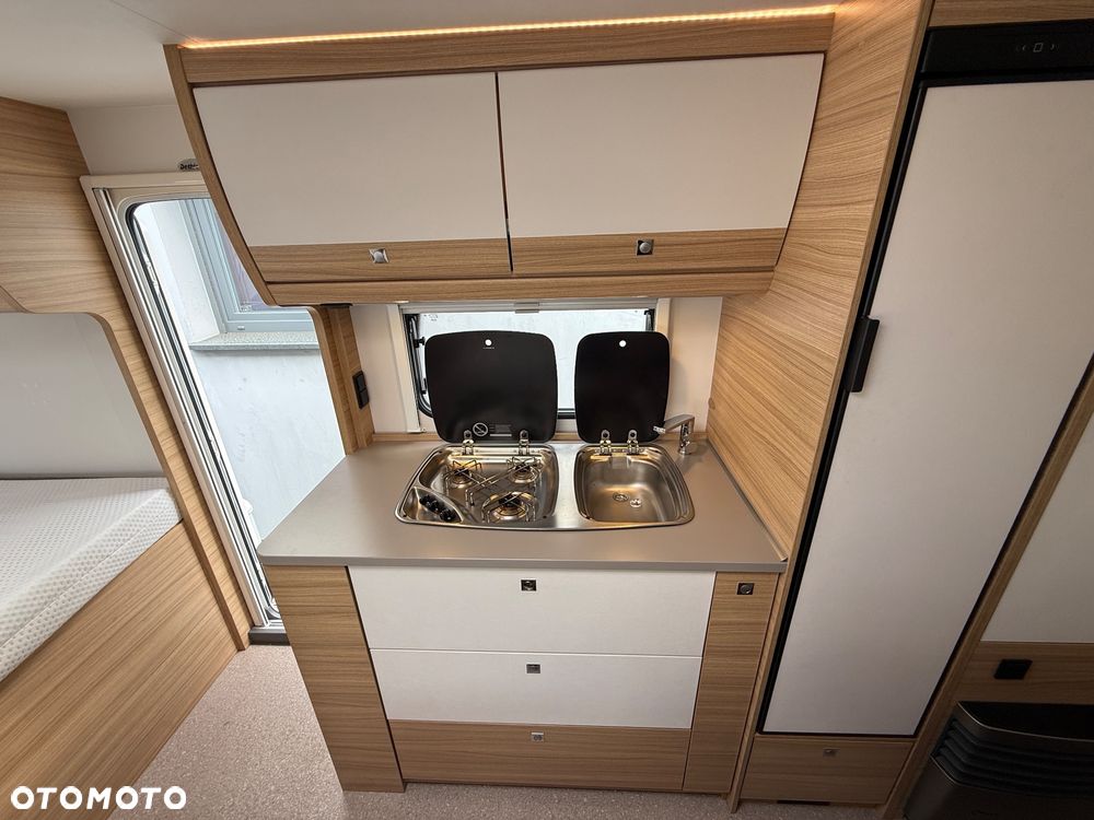 Dethleffs Camper 500 QSK Nomad Aero - 25