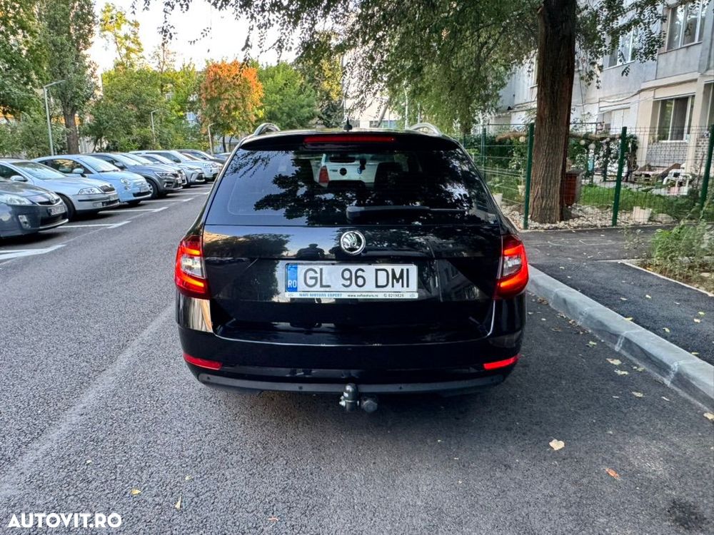 Skoda Octavia 1.6 TDI DSG Style - 3
