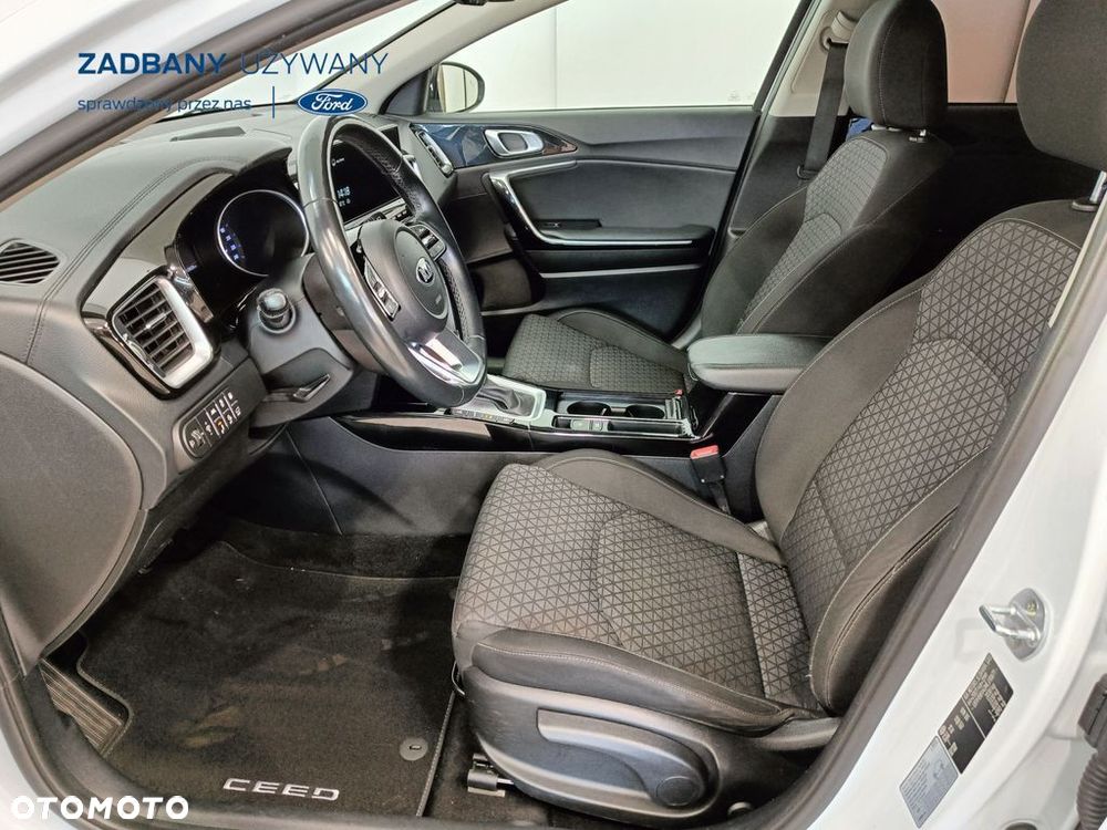 Kia Ceed 1.6 GDI PHEV L DCT - 10