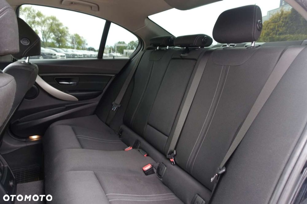 BMW Seria 3 318d Advantage - 15