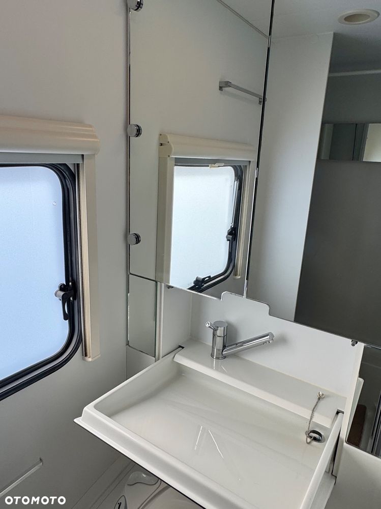 Adria - 9