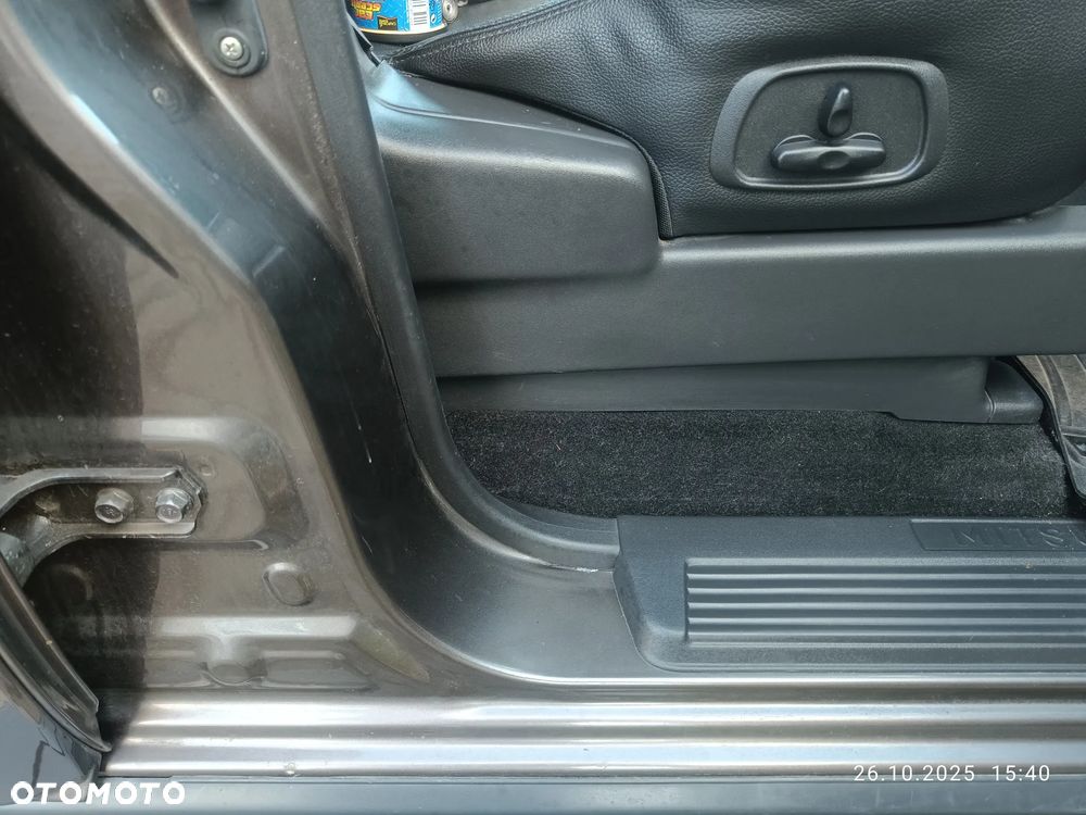 Mitsubishi Pajero - 26