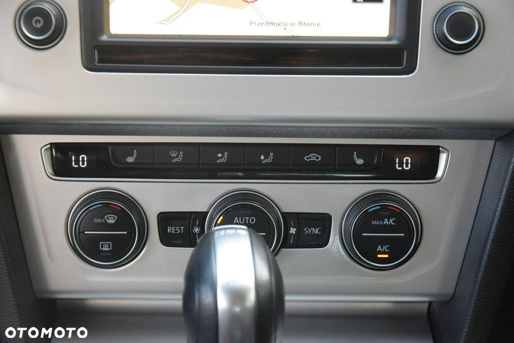 Volkswagen Passat - 37