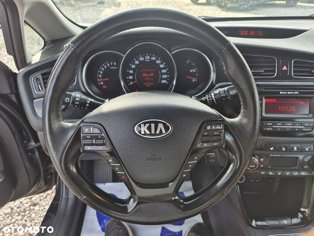Kia Ceed - 26