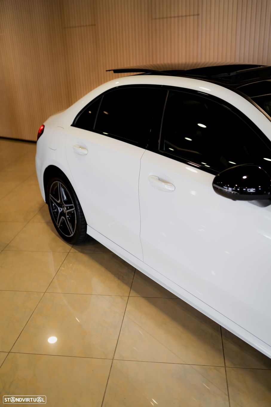 Mercedes-Benz A 250 Limousine e AMG Line - 9
