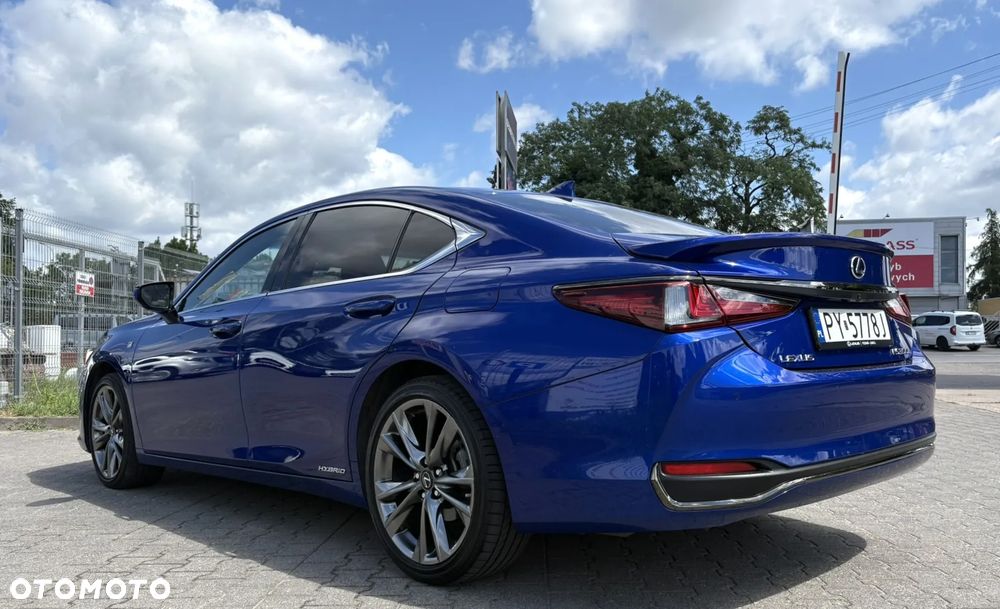 Lexus ES 300h F Sport Edition - 7