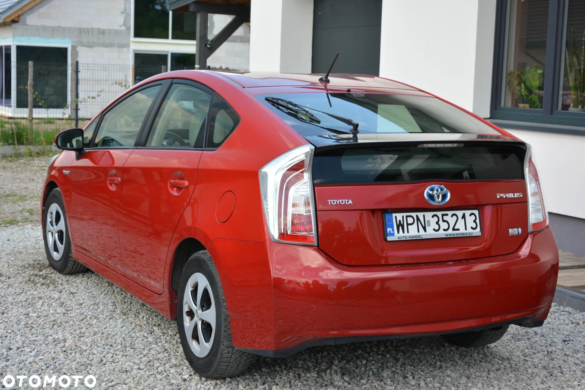 Toyota Prius 1.8 HSD Premium - 4