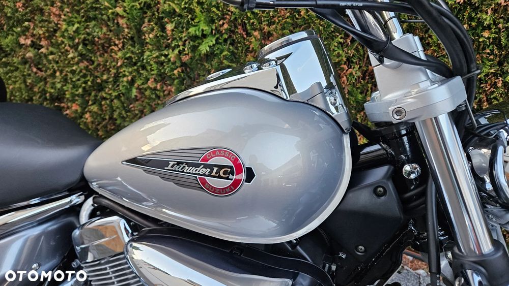 Suzuki Intruder - 24