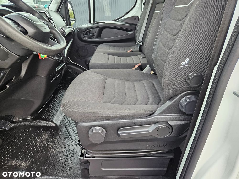 Iveco Daily 35S16 / 3.0 160KM / Kontener 8 palet / Winda 750Kg/ Klima / Bardzo ładny ! - 20