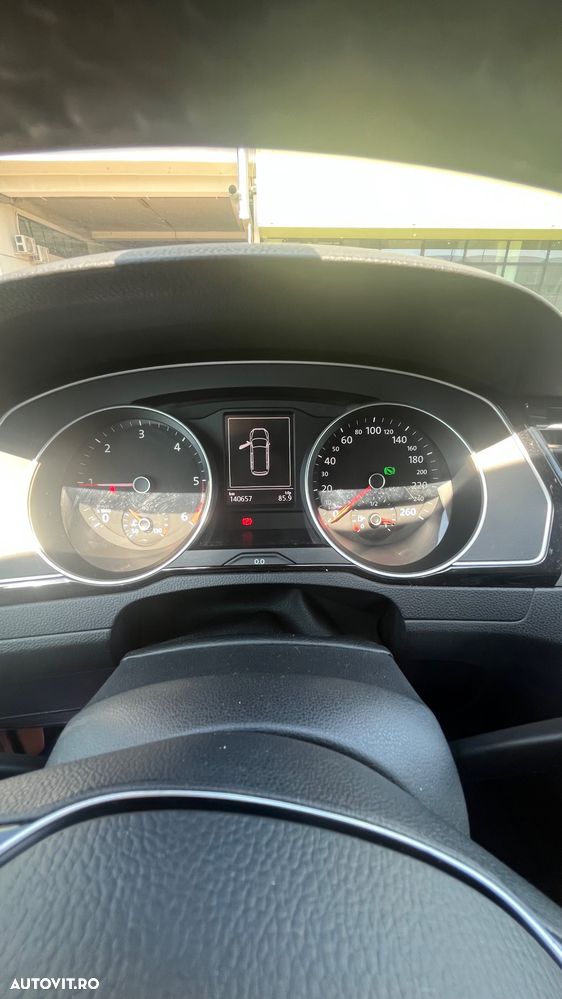 Volkswagen Passat 2.0 TDI DSG Comfortline - 13