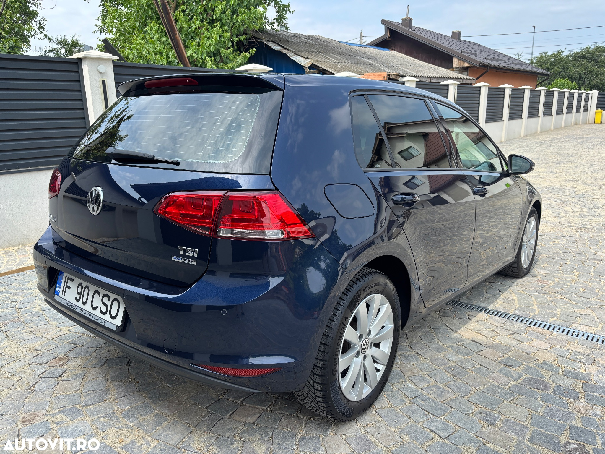 Volkswagen Golf - 2