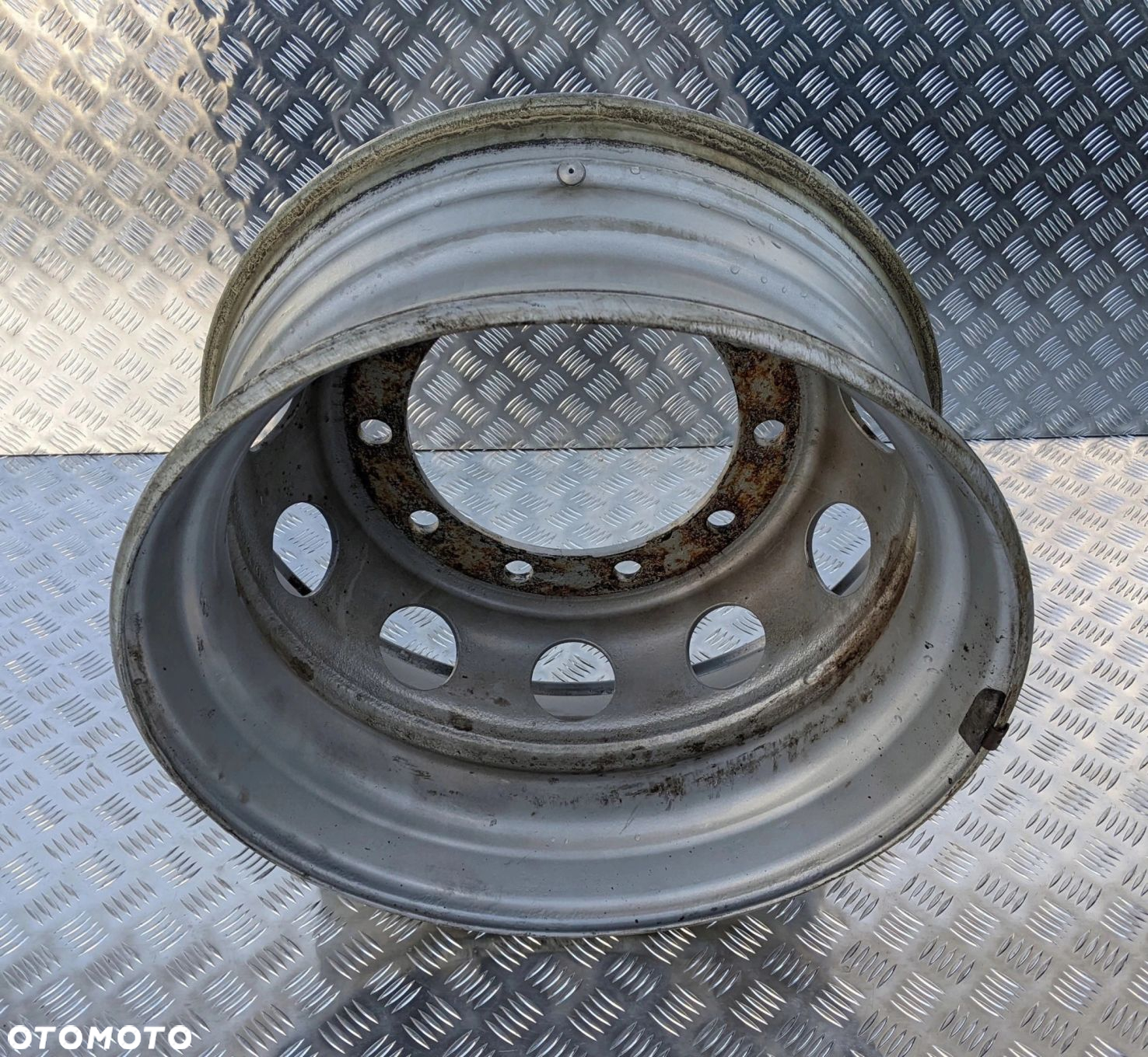 FELGA STALOWA SCANIA 22.5 X 9 - 2