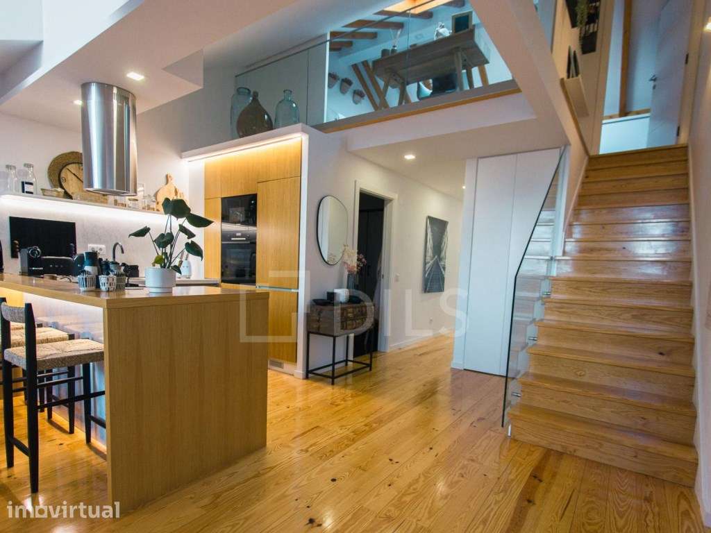 Apartamento T3 duplex na Avenida 24 de Julho, Lisboa - Grande imagem: 5/21