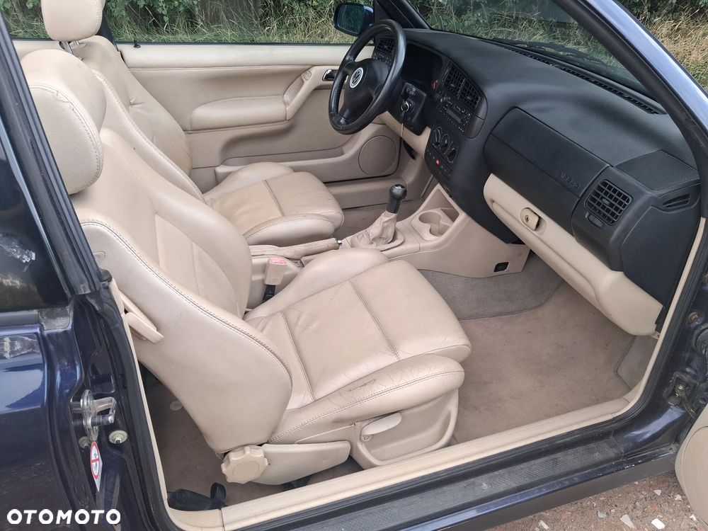 Volkswagen Golf Cabrio 2.0 - 10