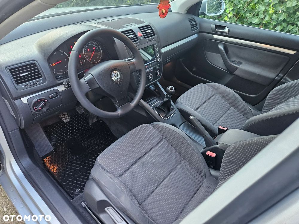 Volkswagen Jetta - 5