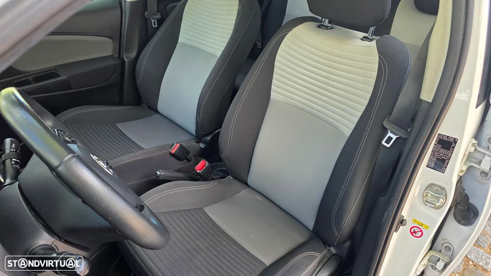 Toyota Yaris 1.0 VVT-i Comfort +PS Style +P.Techno - 7