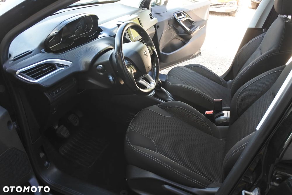 Peugeot 208 1.2 PureTech Allure S&S - 10
