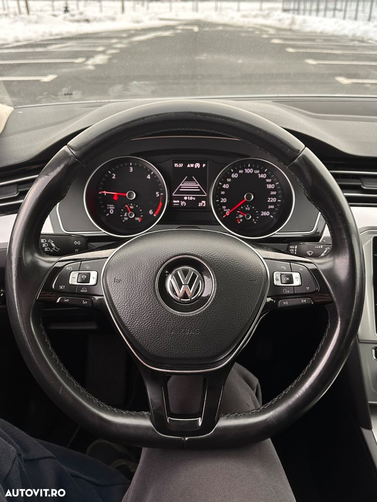 Volkswagen Passat 2.0 TDI DSG (BlueMotion Technology) Comfortline - 8