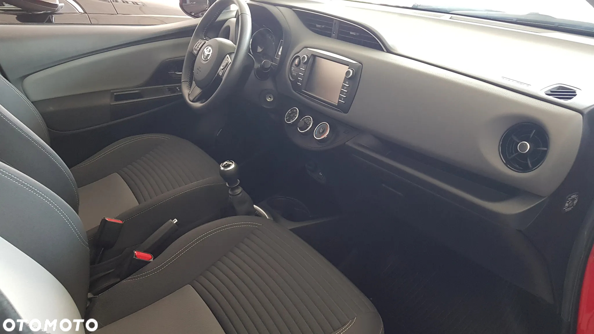Toyota Yaris - 16