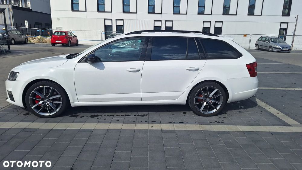 Skoda Octavia Combi 2.0 TDI RS - 10