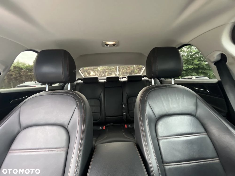 Jaguar XE 2.0 D Prestige - 23