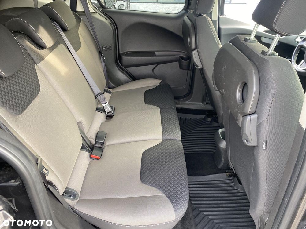 Ford Tourneo Courier - 13