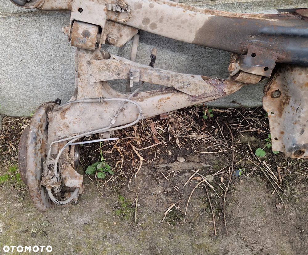 BMW E34 2.5 TDS WAHACZ PRAWY TYŁ - 1