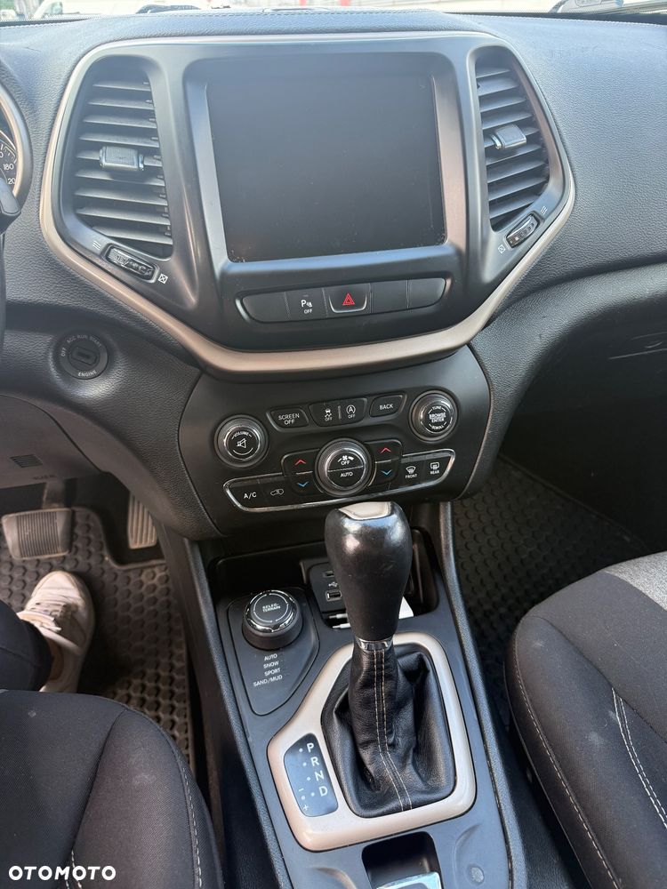 Jeep Cherokee 2.0 MJD Active Drive I Longitude - 16