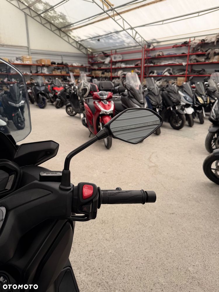 Yamaha X-max - 15