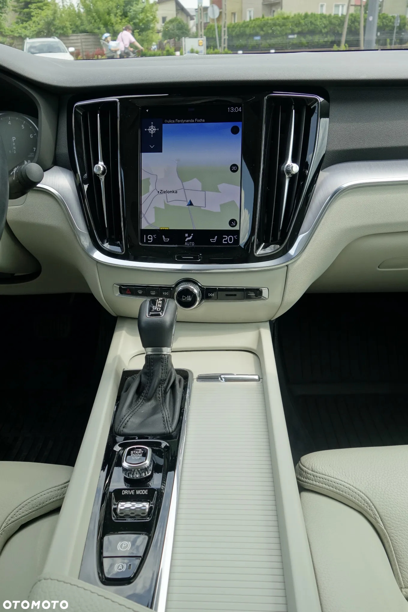 Volvo S60 T5 Momentum Pro - 13