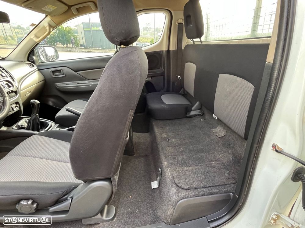 Mitsubishi L200 2.4 DI-D Club Invite CC 4WD - 4