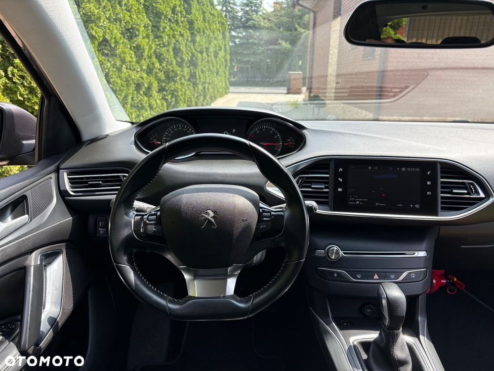 Peugeot 308 1.2 PureTech Allure S&S EAT8 - 14