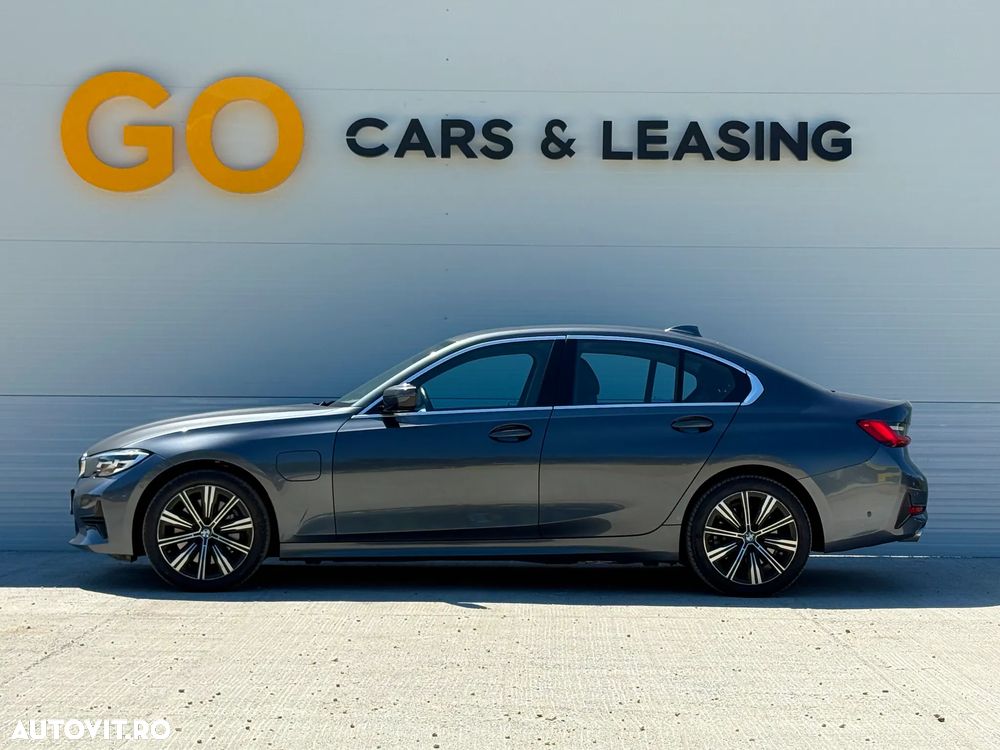 BMW Seria 3 330e Aut. Sport Line - 2