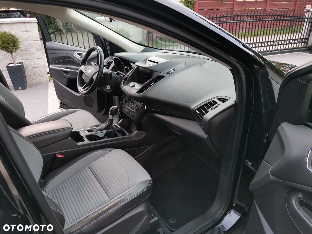 Ford Escape 2.0 EcoBoost AWD Titanium - 17