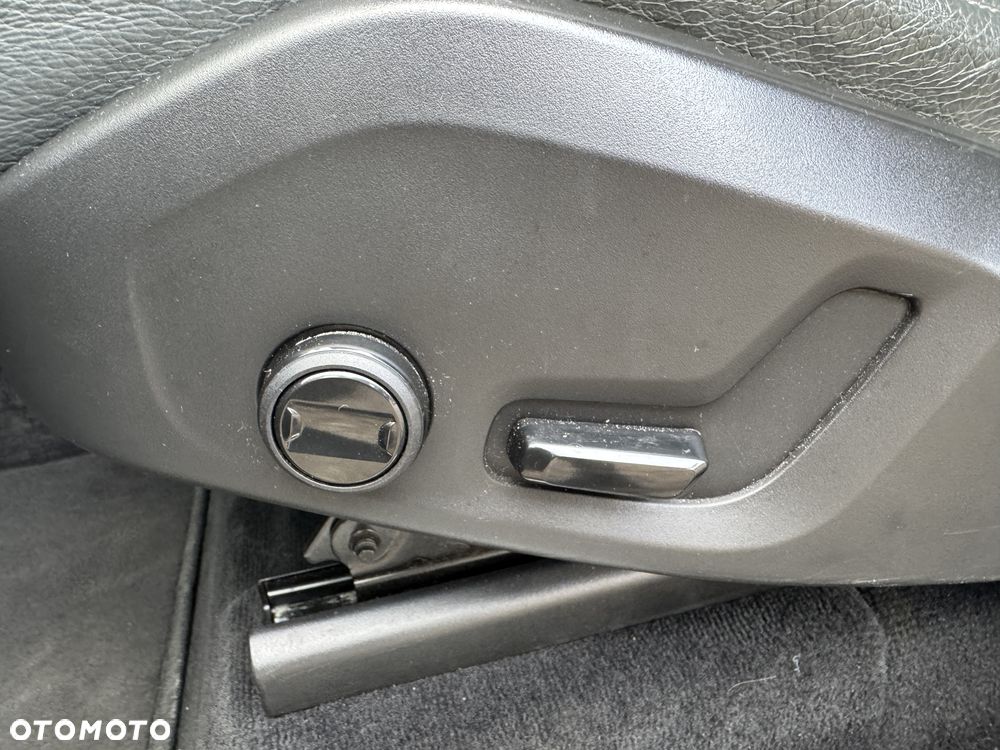 Volvo XC 90 T8 AWD Recharge Geartronic Inscription Edition - 25
