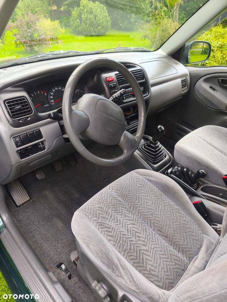 Suzuki Grand Vitara 1.6 - 8