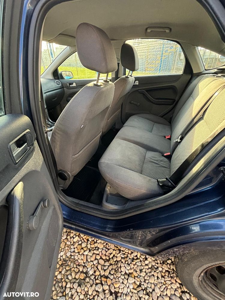 Ford Focus 1.6 TDCi Connection - 6