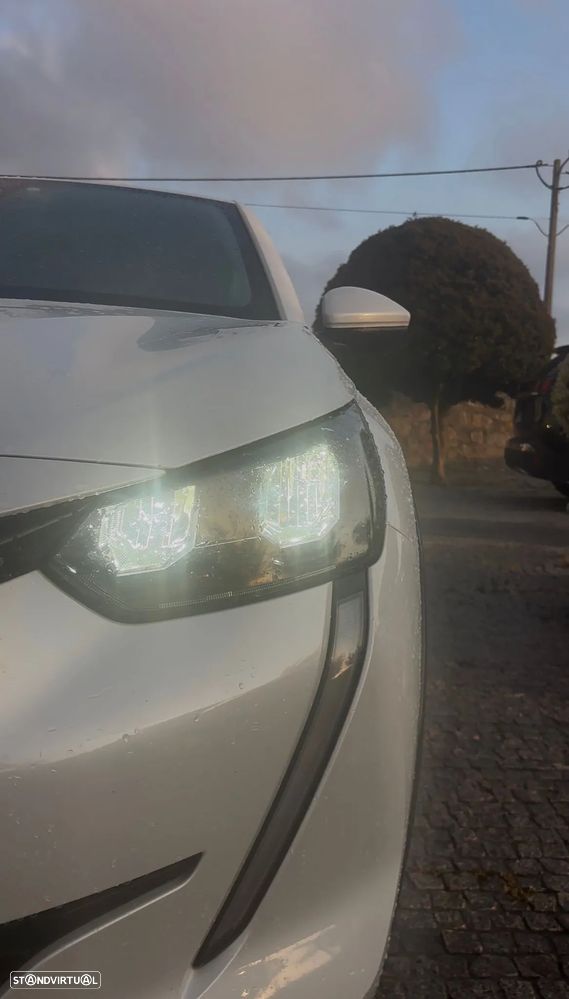 Peugeot e-208 Allure Pack - 7