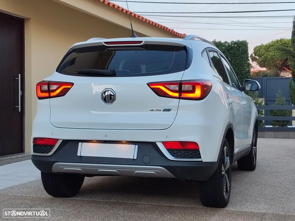 MG ZS - 11