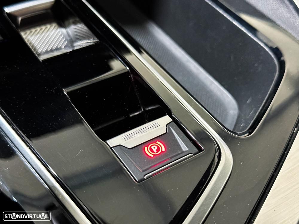 Peugeot 3008 1.6 Hybrid GT Pack e-EAT8 - 48