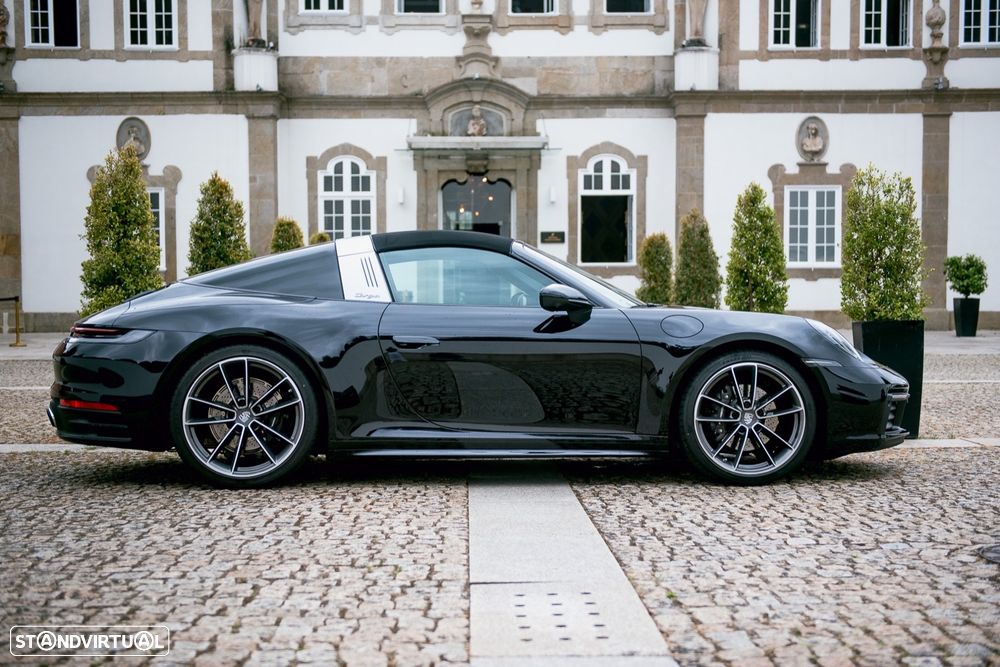 Porsche 911 (992) - 1
