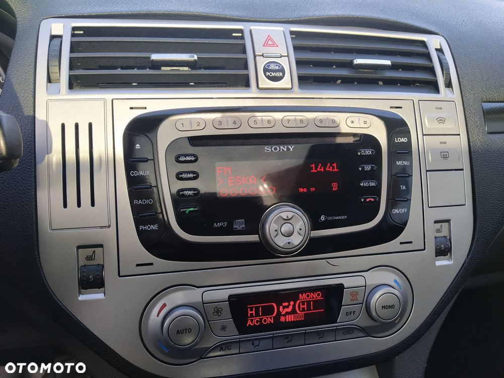 Ford Kuga 2.0 TDCi 2x4 Titanium - 20